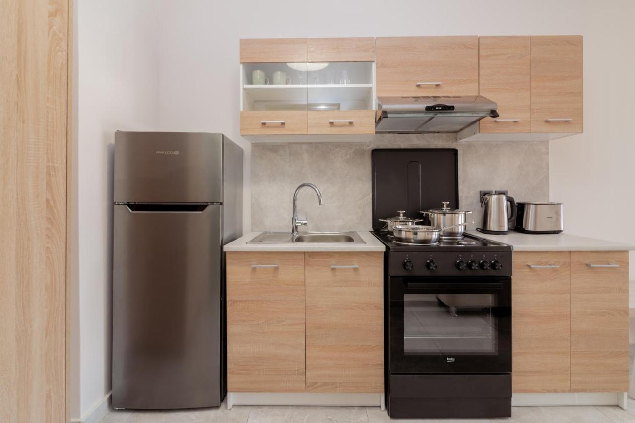 Iris & Rhea Junior Suites Циливи Екстериор снимка