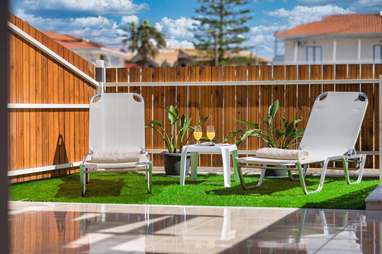 Iris & Rhea Junior Suites Циливи Екстериор снимка