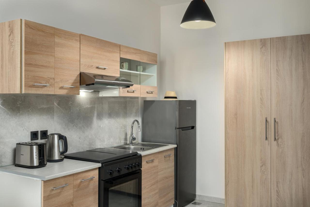 Iris & Rhea Junior Suites Циливи Екстериор снимка
