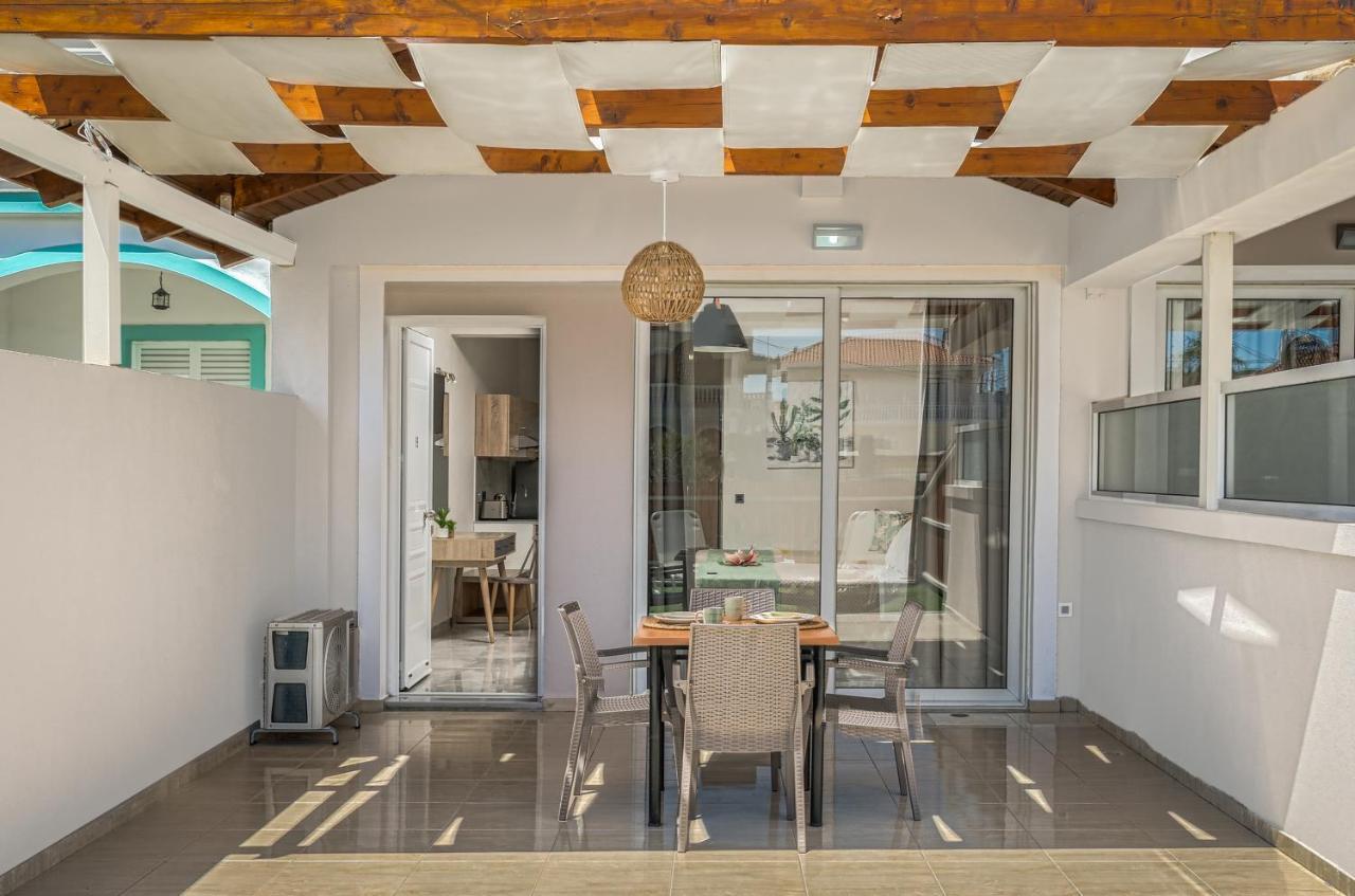 Iris & Rhea Junior Suites Циливи Екстериор снимка